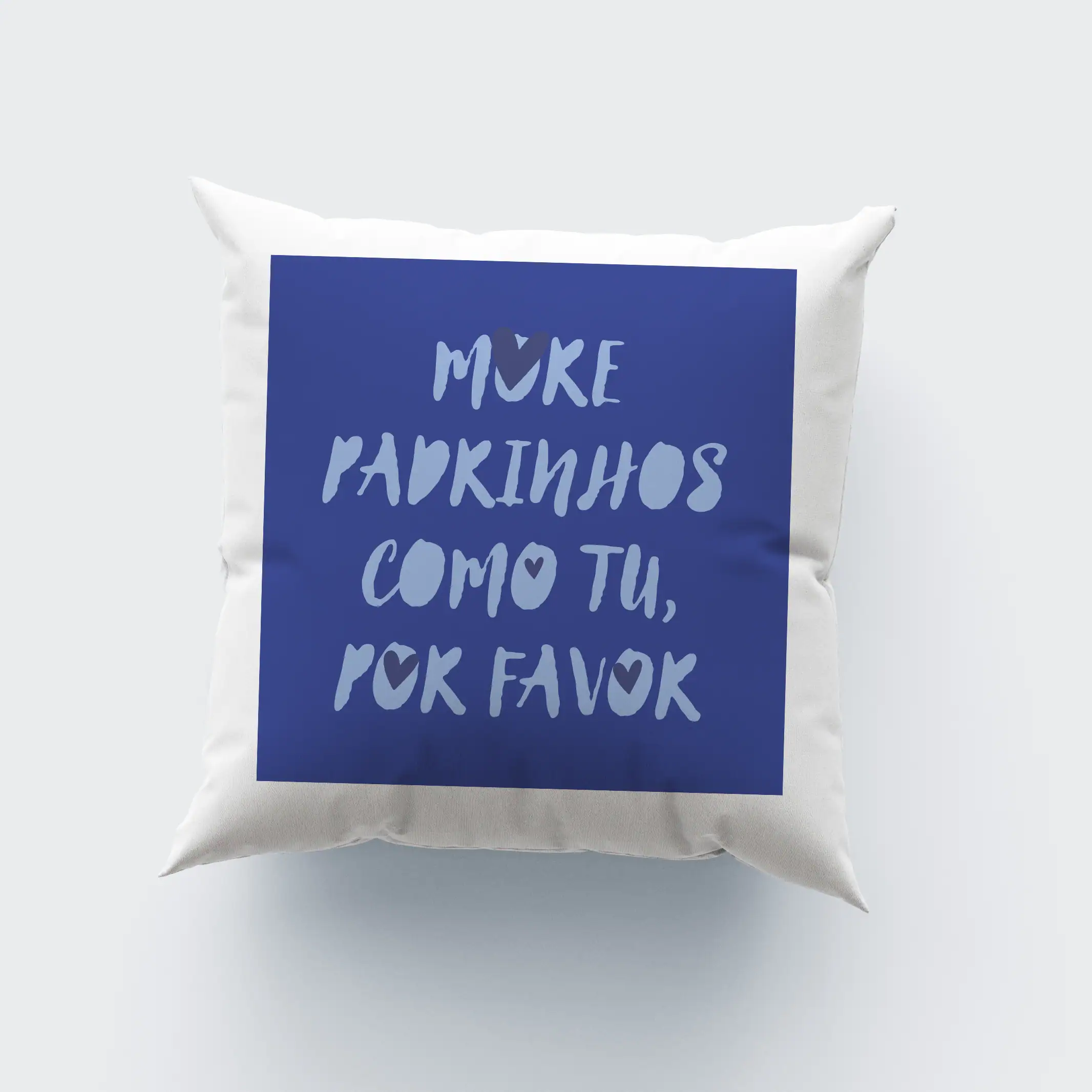 AlmofadaPadrinhosComoTu Rosto de almofada com frase motivacional em português e design moderno.