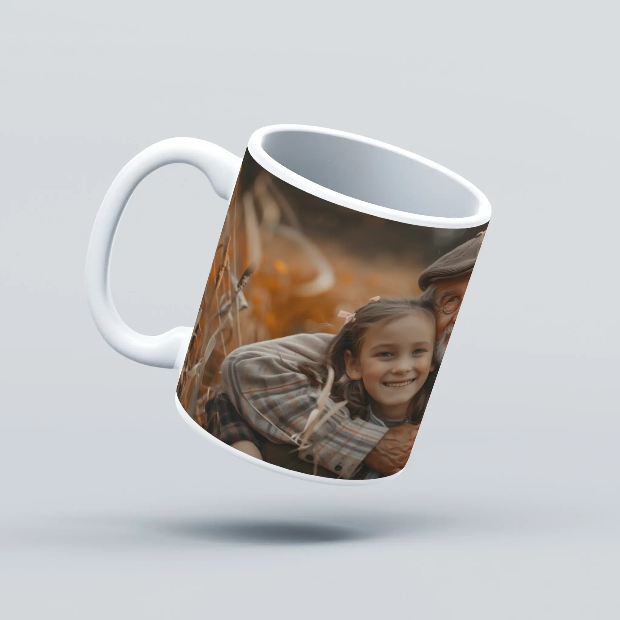 Lembranças personalizadas em canecas de ceramiça com fotos especiais para todas as ocasiões.