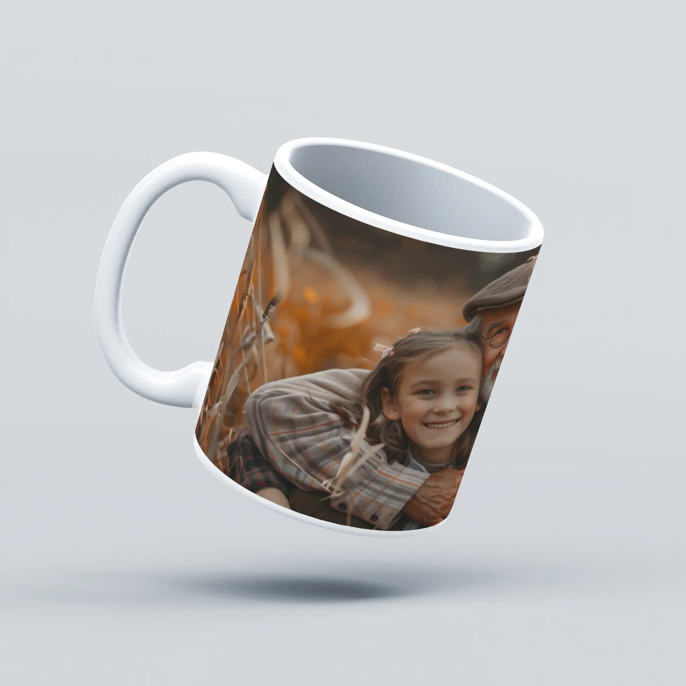 Lembranças personalizadas em canecas de ceramiça com fotos especiais para todas as ocasiões.