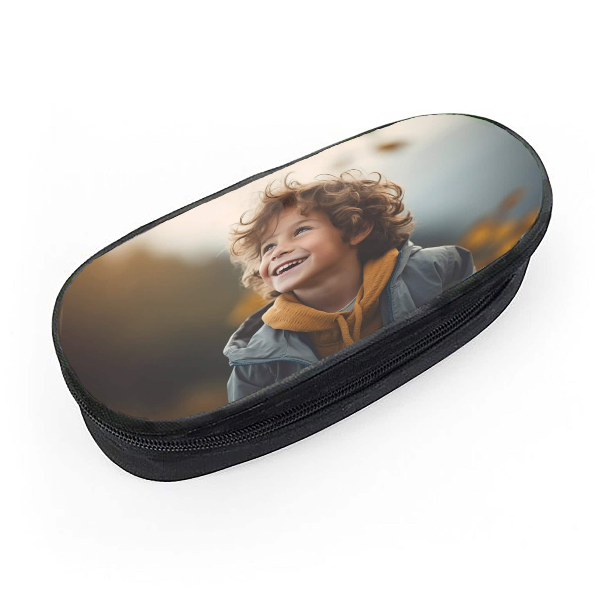 Oferecer um porta-lápis personalizável com uma fotografia é uma maneira divertida de trazer cor e estilo ao espaço de trabalho ou à mesa de estudo.
