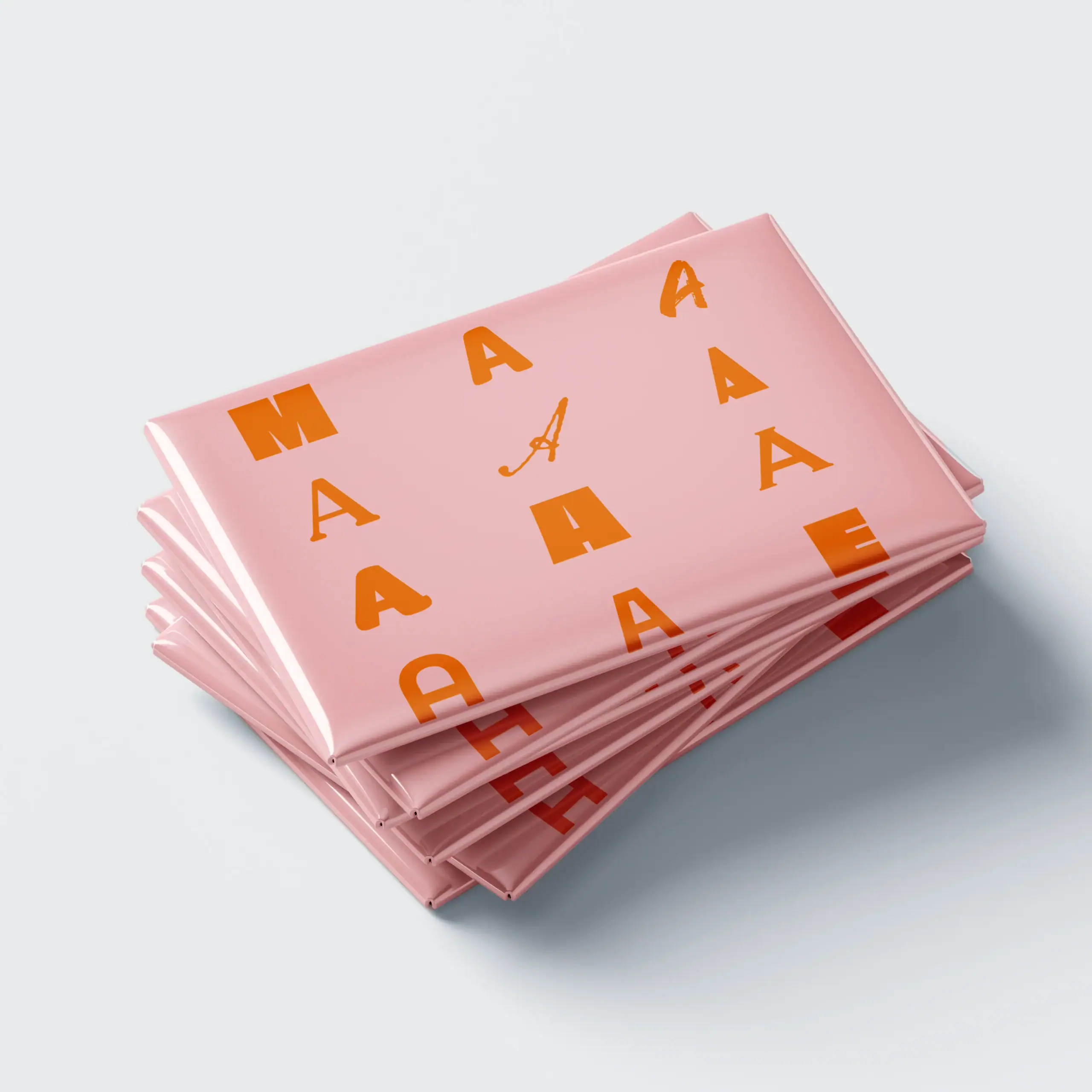ImanMãe_02 Learning flashcards with colorful letters and clock for kids, ideal for early education and language development.